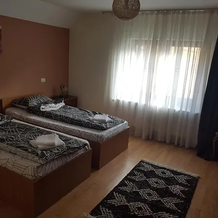 Central House In * Брашов